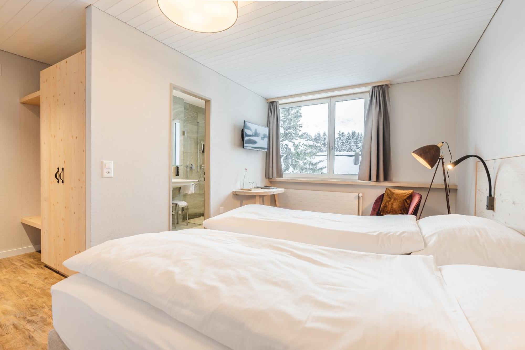 Hotel Alpensonne - Panoramazimmer & Restaurant Arosa Værelse billede