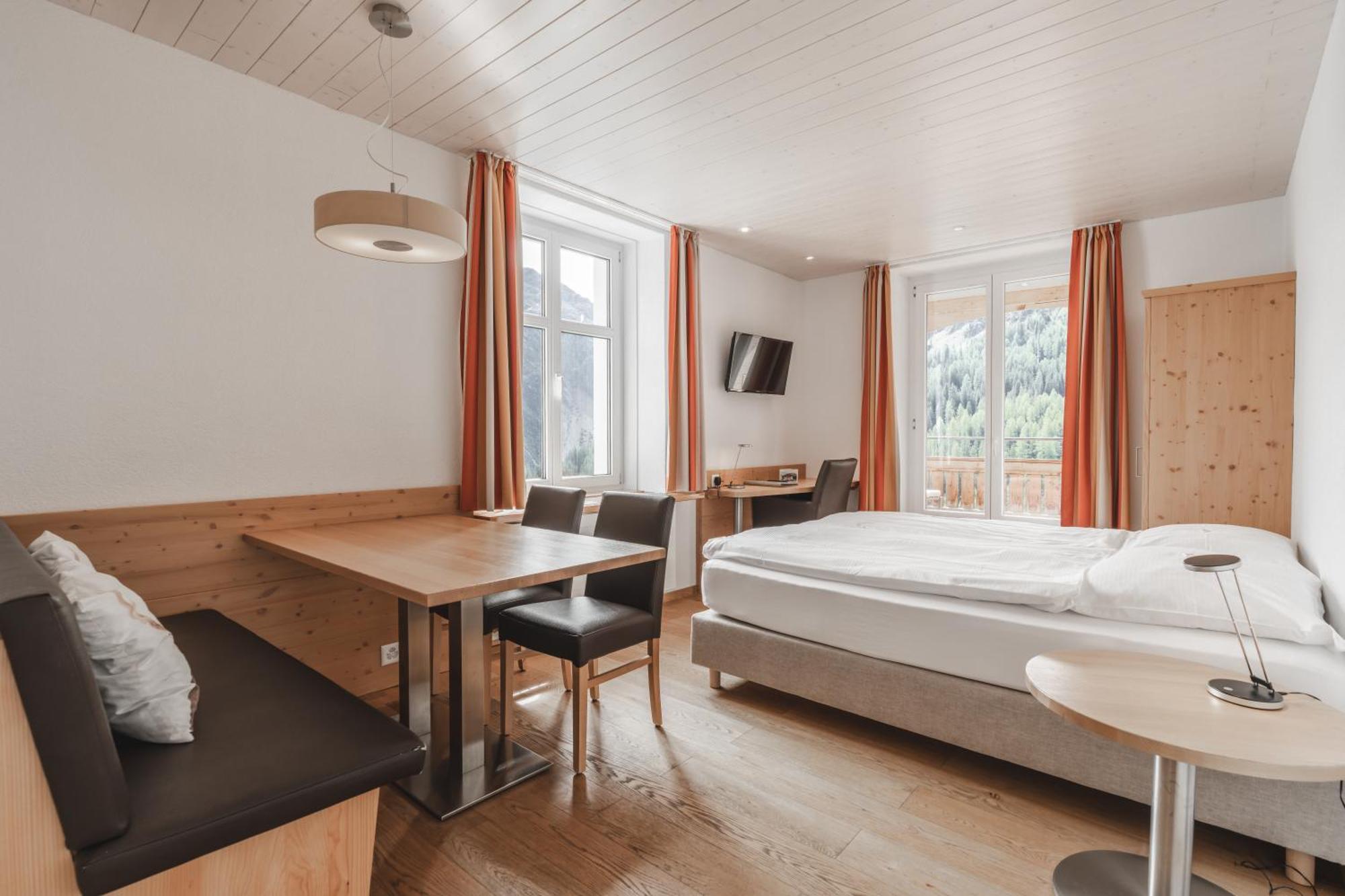 Hotel Alpensonne - Panoramazimmer & Restaurant Arosa Eksteriør billede
