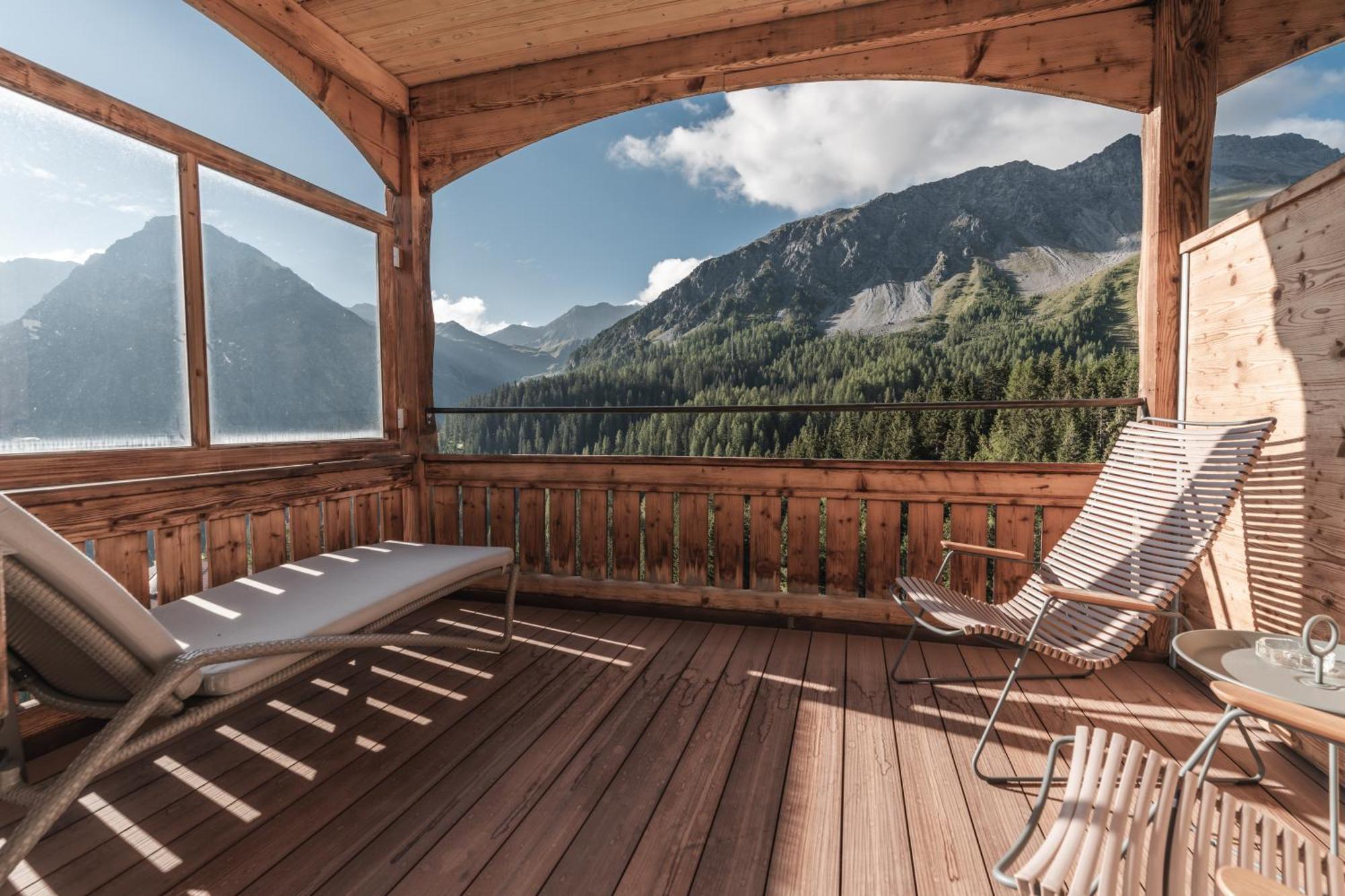 Hotel Alpensonne - Panoramazimmer & Restaurant Arosa Værelse billede
