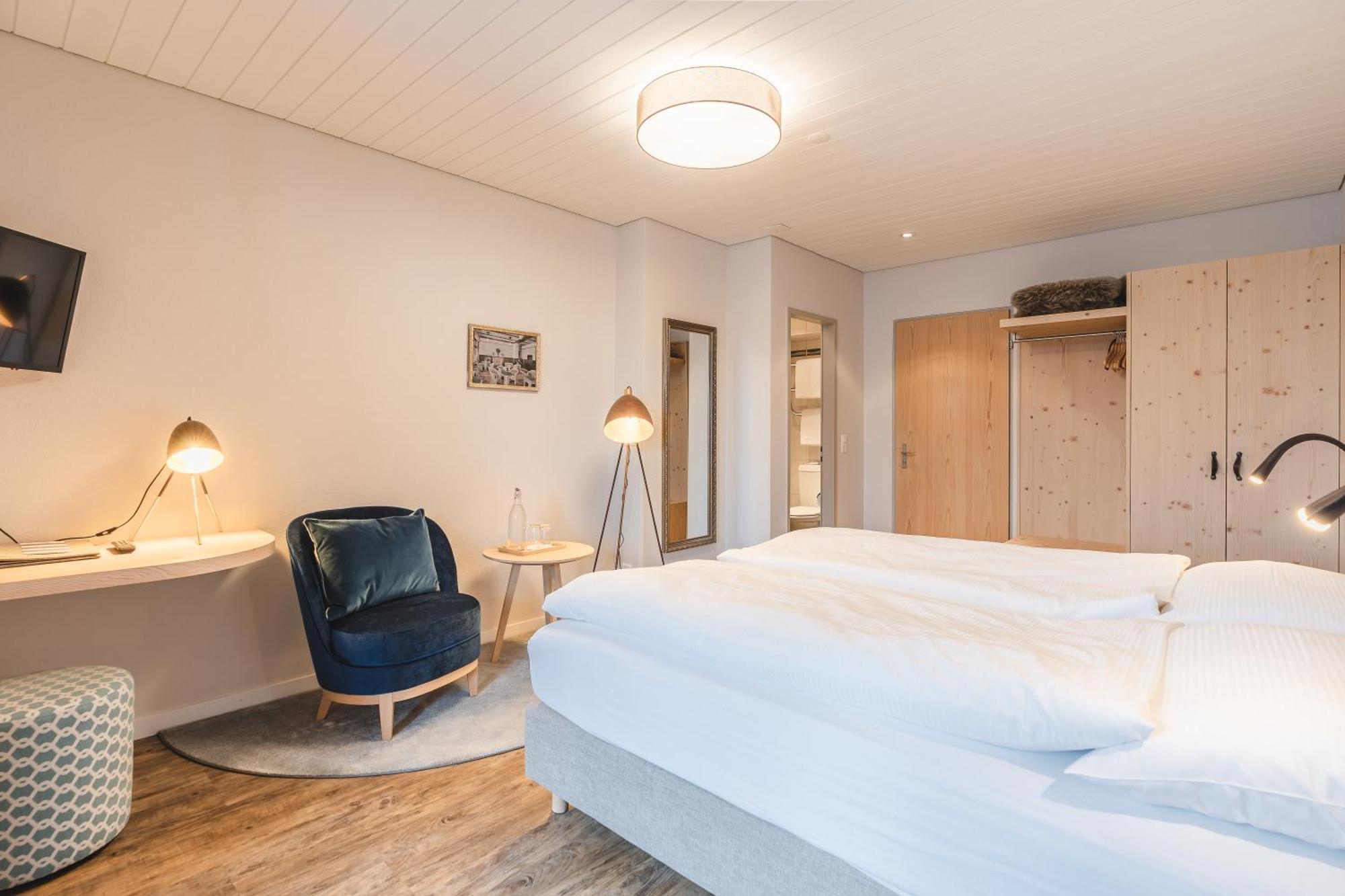 Hotel Alpensonne - Panoramazimmer & Restaurant Arosa Værelse billede